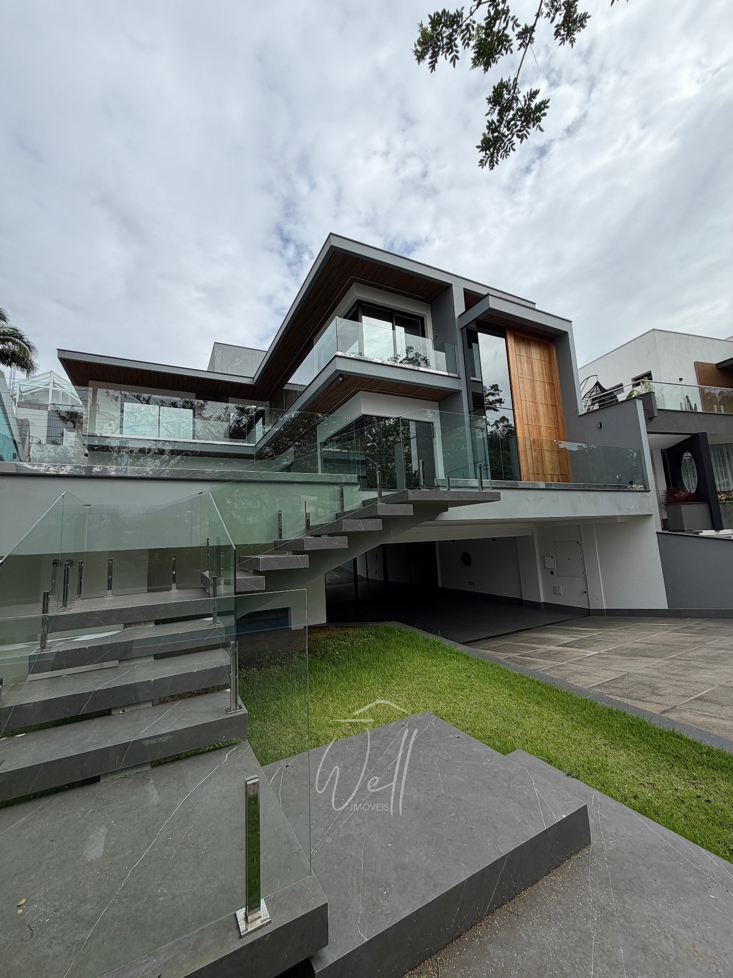 Mans&atilde;o cinematogr&aacute;fica no Condominio Swiss Park 655m2 - 04 Suites - 06 vagas  São Bernardo do Campo - 