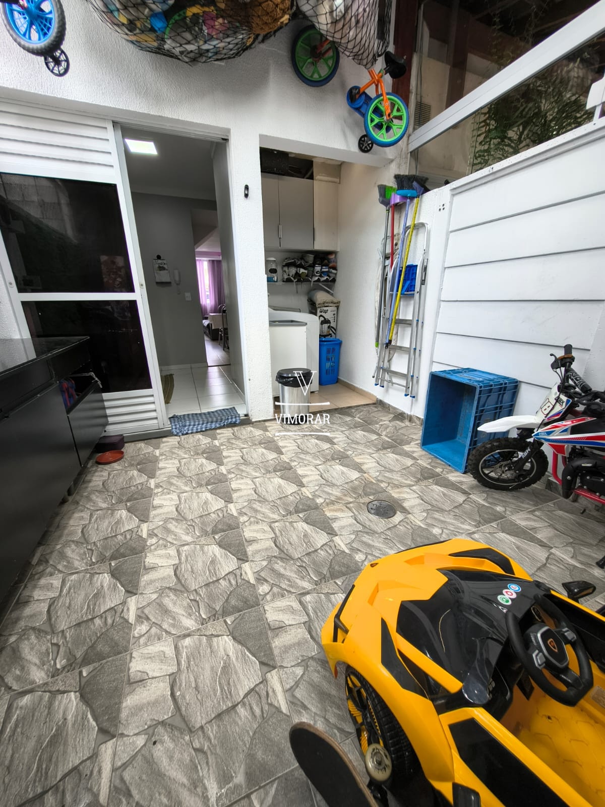 Sobrado em condom&iacute;nio fechado 2 dormit&oacute;rios + 1 vaga de garagem  Guarulhos - 