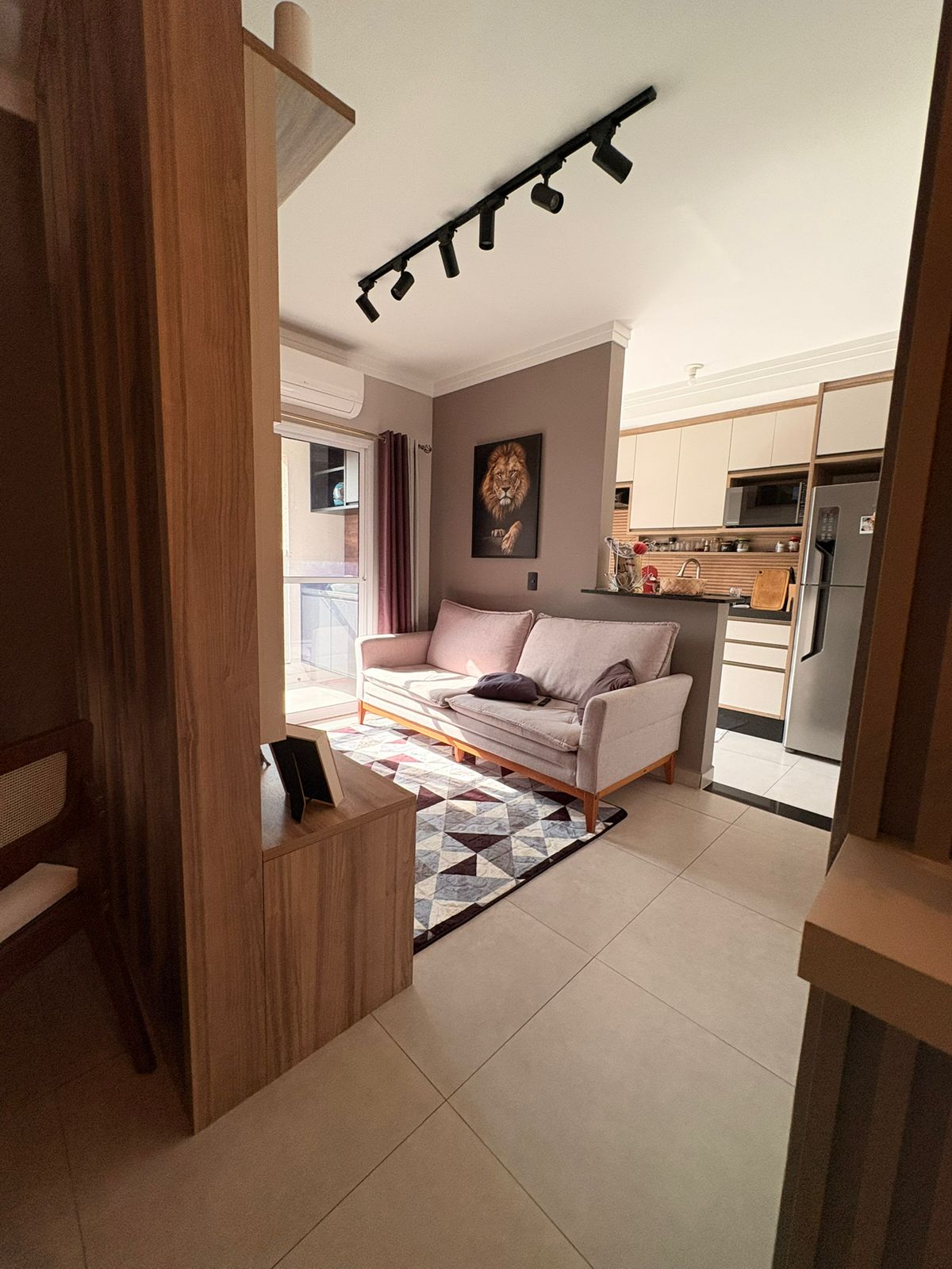 Apartamento Mobiliado com m&oacute;veis de qualidade Ar-condicionado(sala e quarto)porcelanato Rua Antônio Augusto do Amaral cussiol  Sorocaba - 