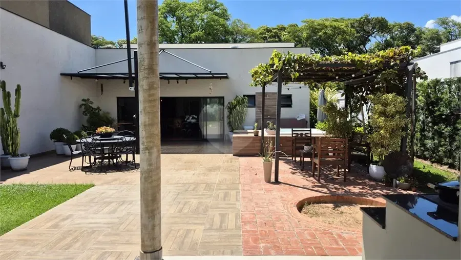 Exclusividade, conforto e contato direto com a natureza no quintal de casa!  - - 