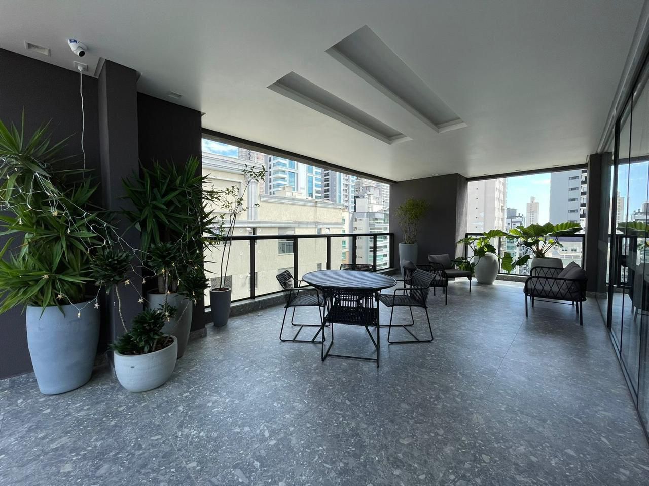 RESIDENCIAL AVALON | 480m da Praia | 3 Su&iacute;tes Mobiliado, 100% Climatizado e Lazer Completo Rua 244 Itapema - 