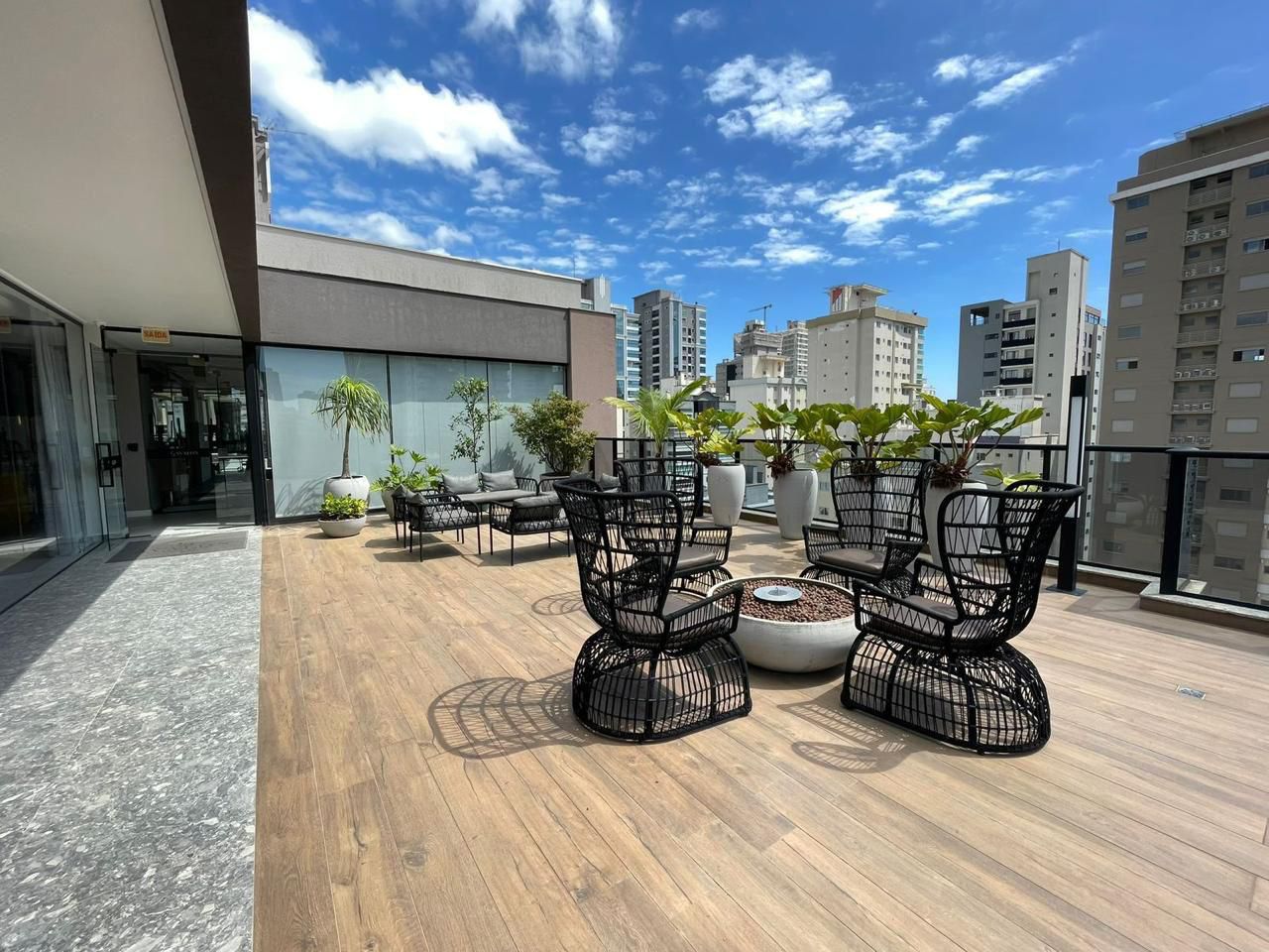 RESIDENCIAL AVALON | 480m da Praia | 3 Su&iacute;tes Mobiliado, 100% Climatizado e Lazer Completo Rua 244 Itapema - 