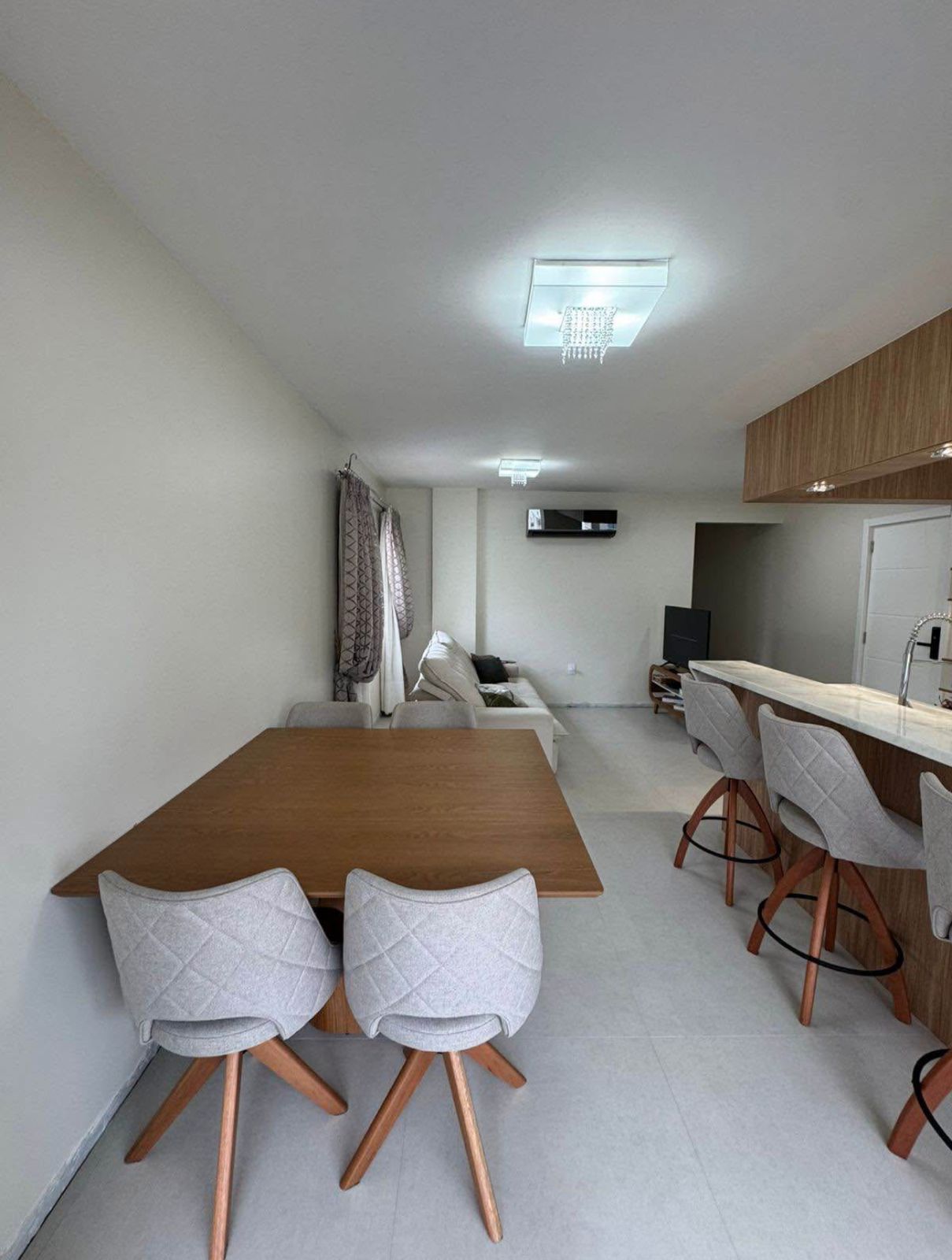 RESIDENCIAL PEDRAS BRANCAS | A 250m do Mar | 3 Dormit&oacute;rios (1 Su&iacute;te), Mobiliado Rua 278 Itapema - 