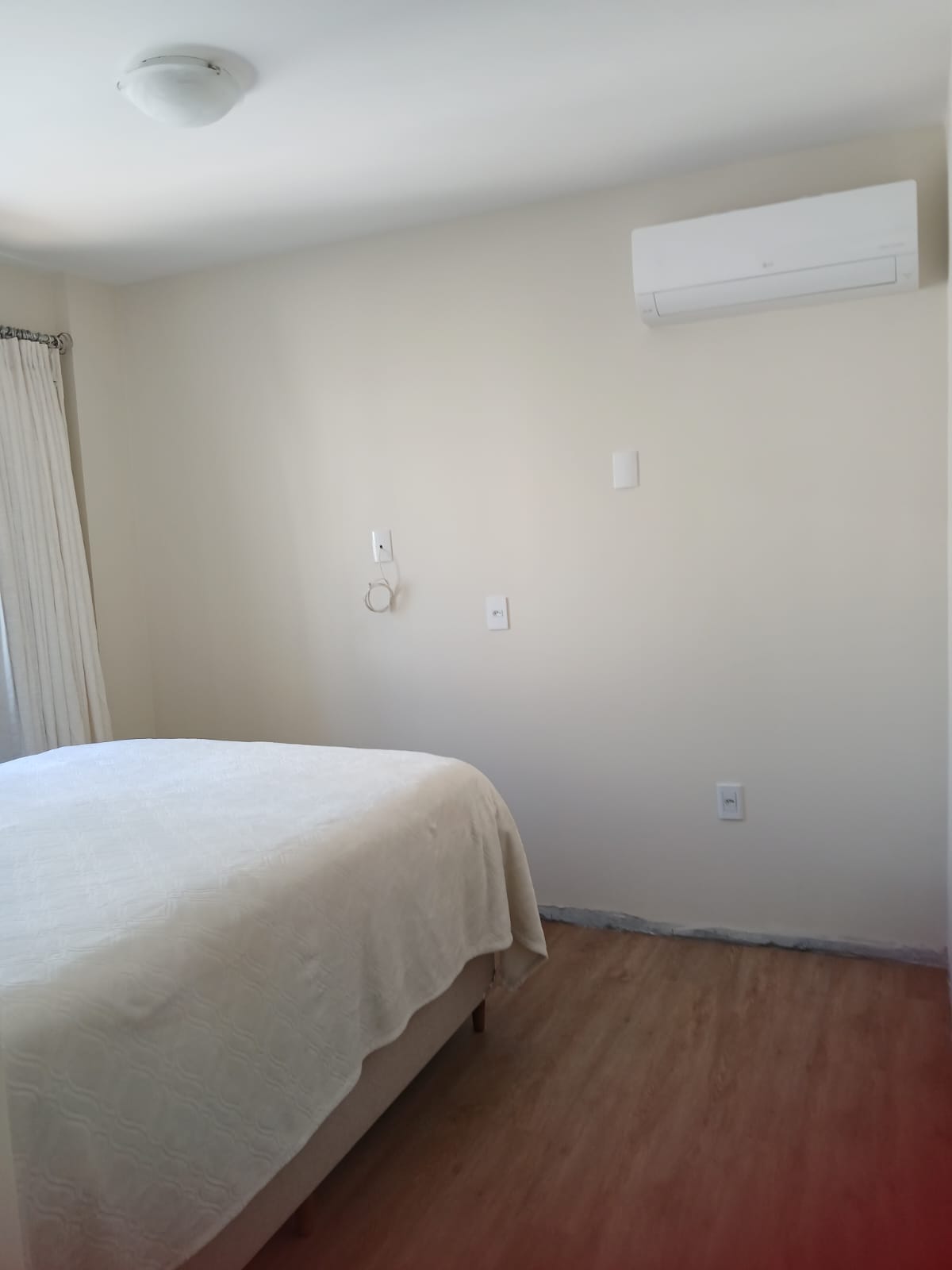 RESIDENCIAL PEDRAS BRANCAS | A 250m do Mar | 3 Dormit&oacute;rios (1 Su&iacute;te), Mobiliado Rua 278 Itapema - 