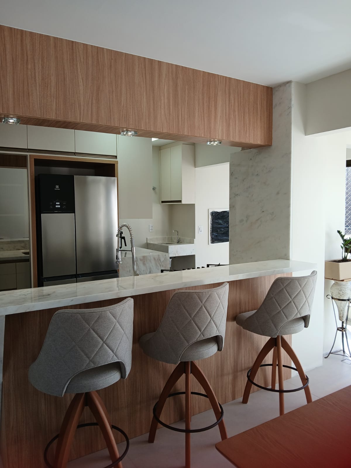 RESIDENCIAL PEDRAS BRANCAS | A 250m do Mar | 3 Dormit&oacute;rios (1 Su&iacute;te), Mobiliado Rua 278 Itapema - 