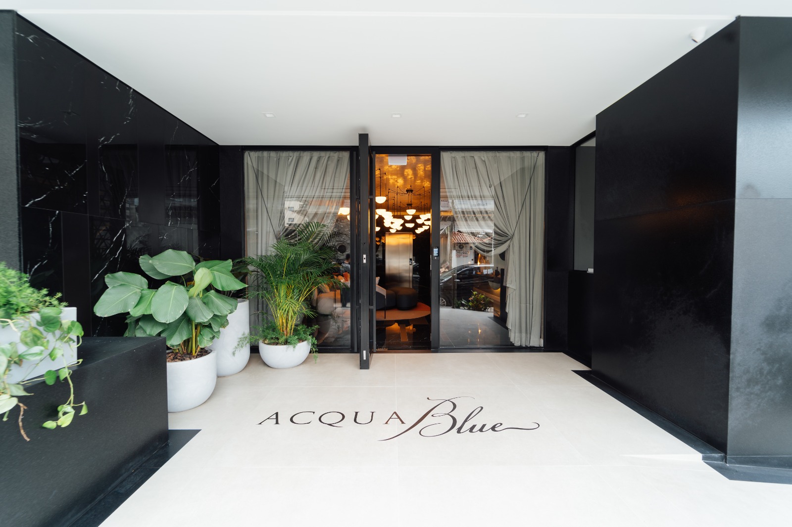 RESIDENCIAL AQCUA BLUE | Vista Mar com Heliponto | 4 Su&iacute;tes, 3 Vagas e Lazer Completo Rua 269 Itapema - 