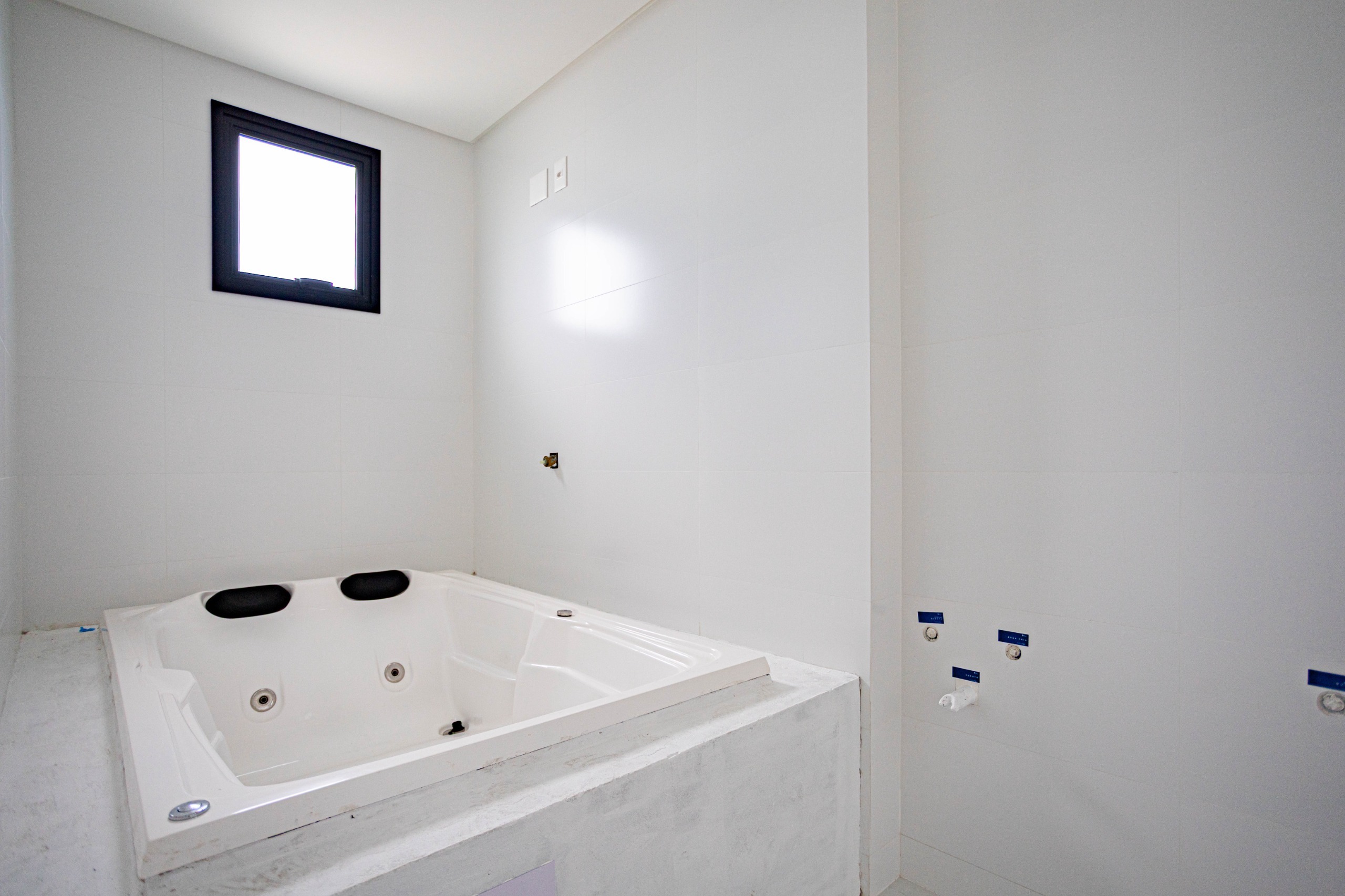 RESIDENCIAL AQCUA BLUE | Vista Mar com Heliponto | 4 Su&iacute;tes, 3 Vagas e Lazer Completo Rua 269 Itapema - 