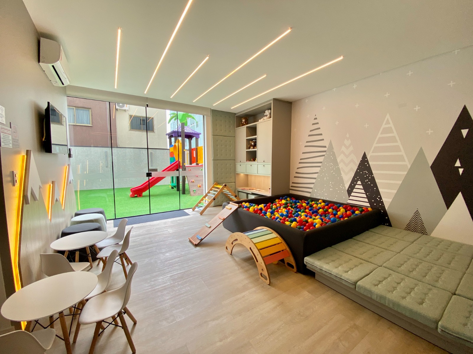 RESIDENCIAL AQCUA BLUE | Vista Mar com Heliponto | 4 Su&iacute;tes, 3 Vagas e Lazer Completo Rua 269 Itapema - 