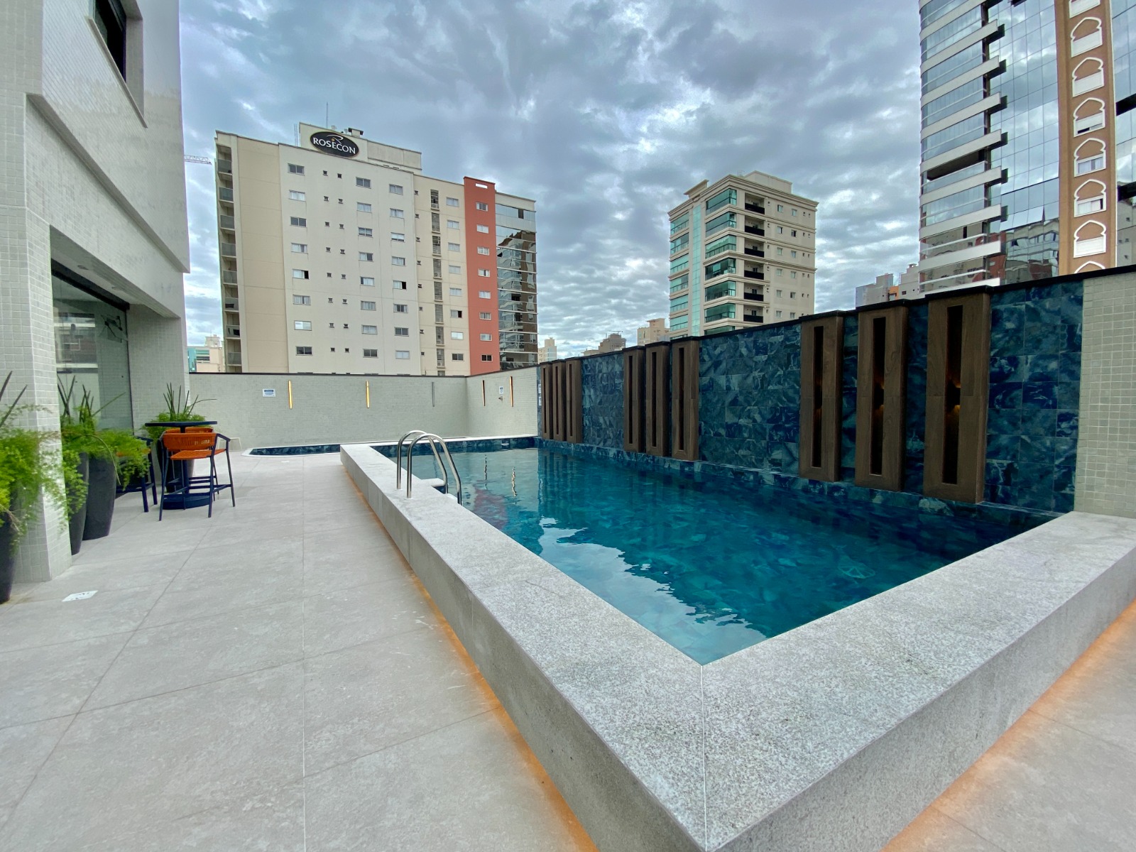 RESIDENCIAL AQCUA BLUE | Vista Mar com Heliponto | 4 Su&iacute;tes, 3 Vagas e Lazer Completo Rua 269 Itapema - 