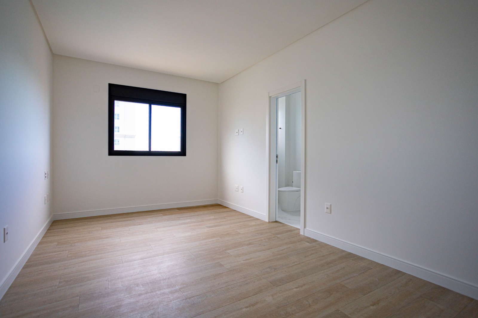 RESIDENCIAL AQCUA BLUE | Vista Mar com Heliponto | 4 Su&iacute;tes, 3 Vagas e Lazer Completo Rua 269 Itapema - 