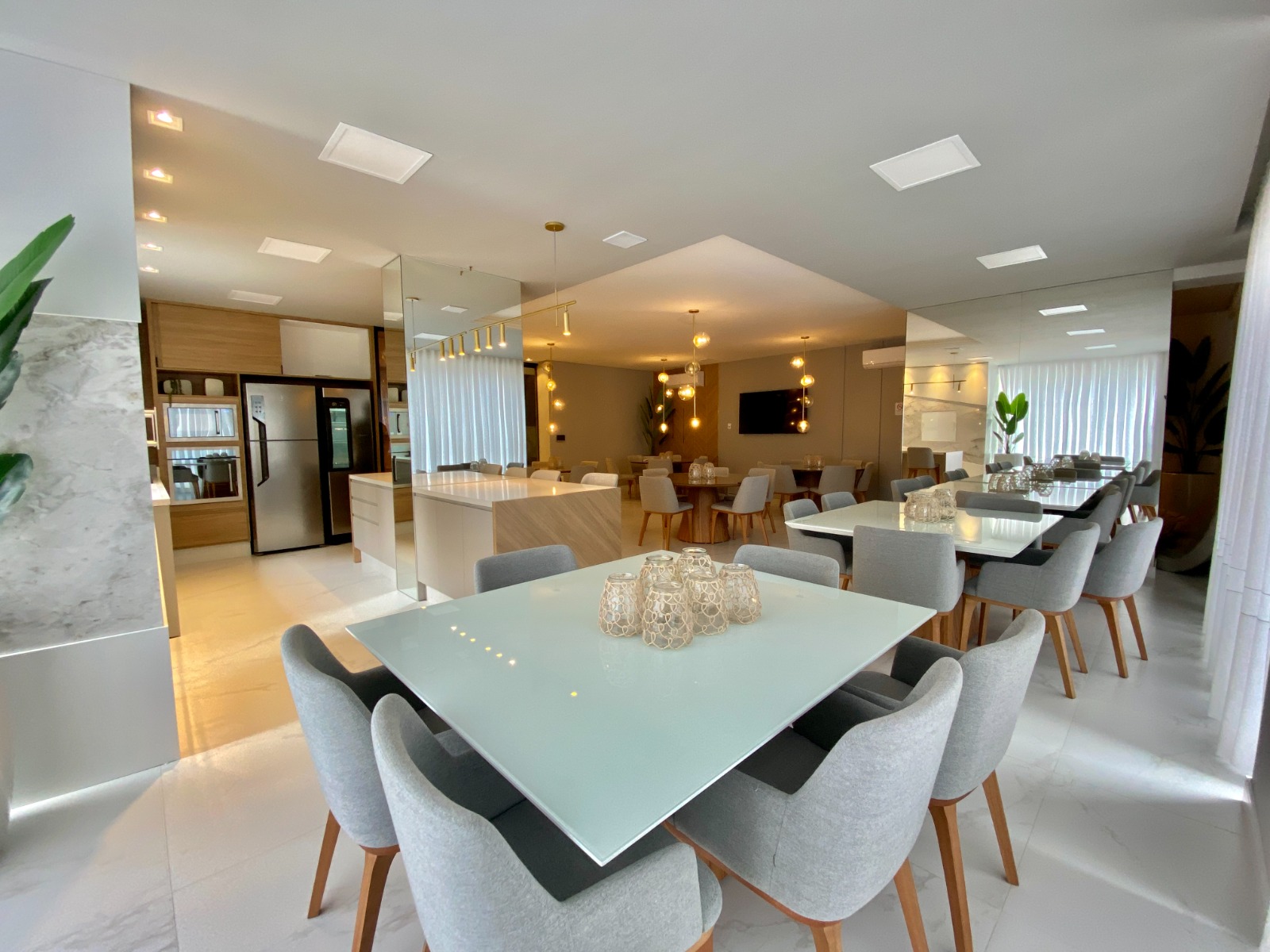 RESIDENCIAL AQCUA BLUE | Vista Mar com Heliponto | 4 Su&iacute;tes, 3 Vagas e Lazer Completo Rua 269 Itapema - 