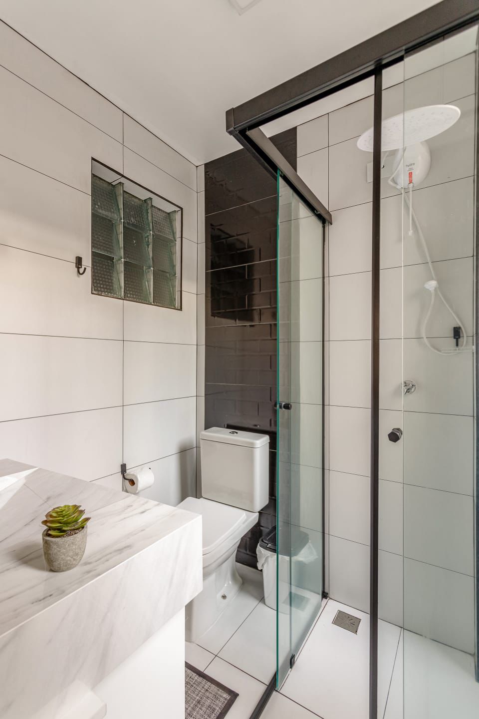 RESIDENCIAL ROSA M&Iacute;STICA | A 200m do Mar em Meia Praia | 2 Su&iacute;tes, mobiliado e decorado Rua 228 Itapema - 