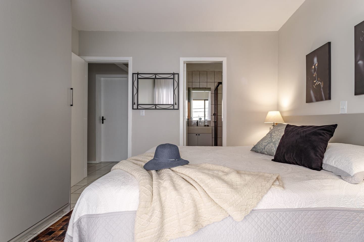 RESIDENCIAL ROSA M&Iacute;STICA | A 200m do Mar em Meia Praia | 2 Su&iacute;tes, mobiliado e decorado Rua 228 Itapema - 