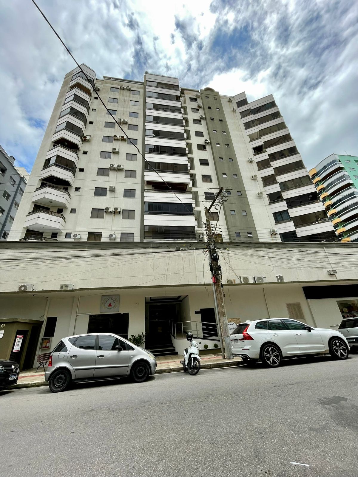 RESIDENCIAL CAIOB&Aacute; | Apenas 80m do Mar | 3 Dormit&oacute;rios e Sacada com Churrasqueira Rua 212 Itapema - 