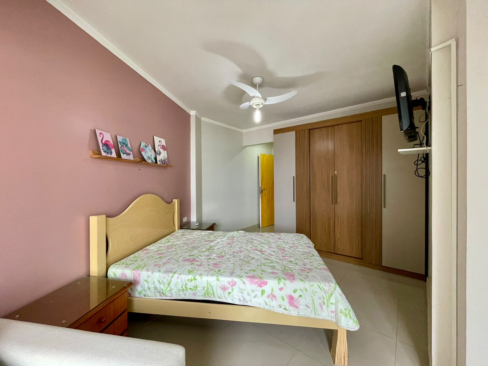 RESIDENCIAL CAIOB&Aacute; | Apenas 80m do Mar | 3 Dormit&oacute;rios e Sacada com Churrasqueira Rua 212 Itapema - 