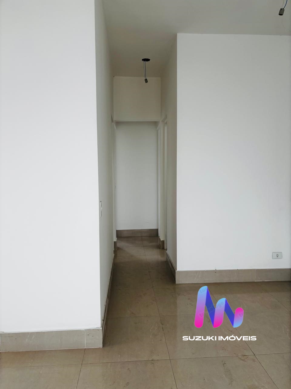 CASA 3 DORMIT&Oacute;RIOS  EM CAUCAIA DO ALTO Estrada da Água Espraiada Cotia - 