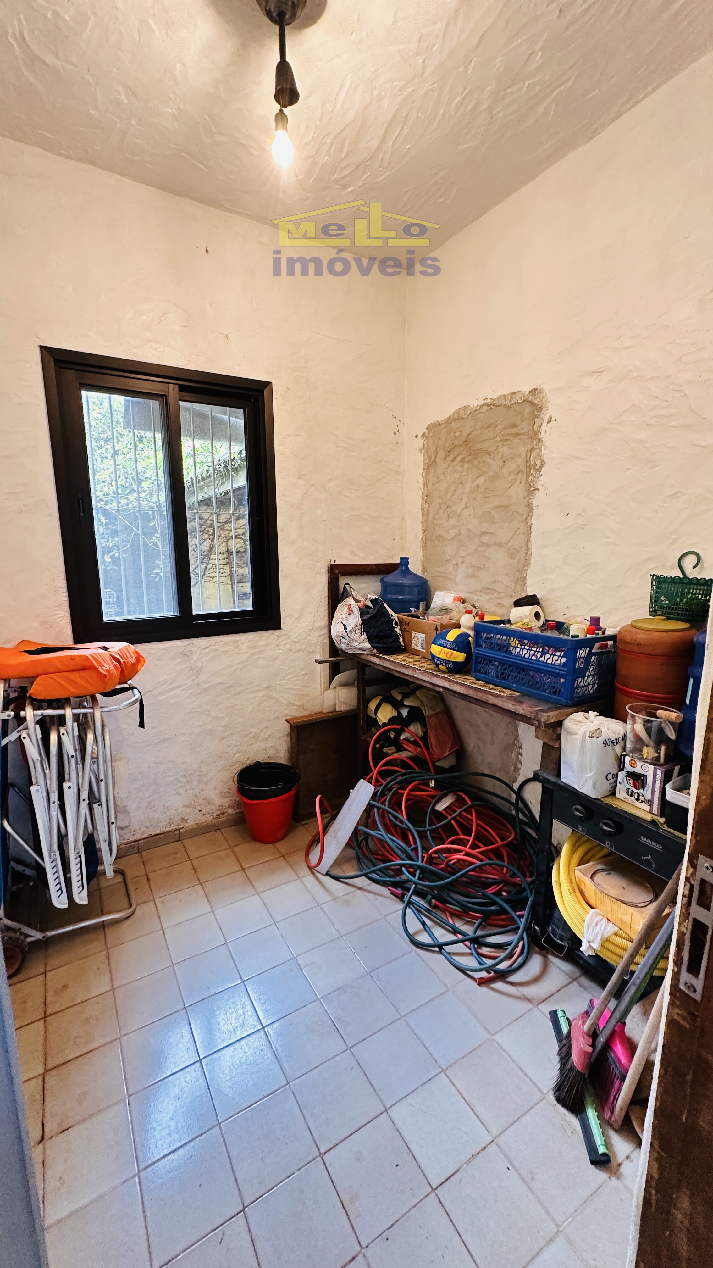 OPORTUNIDADE A 800M DA PRAIA &ndash; CASA R&Uacute;STICA EM TERRENO DE ESQUINA Rua Francisco Scarpa São Sebastião - 