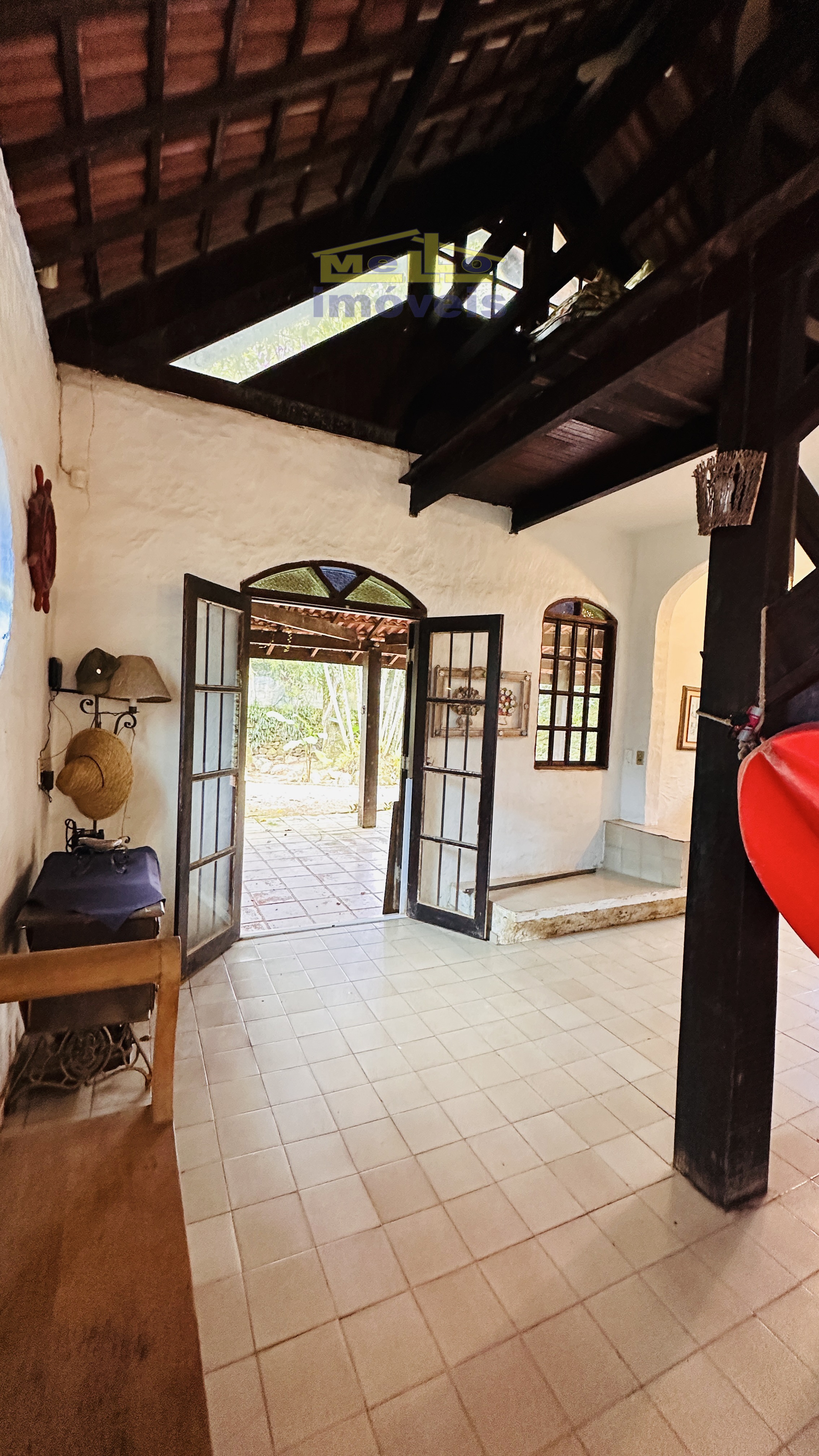 OPORTUNIDADE A 800M DA PRAIA &ndash; CASA R&Uacute;STICA EM TERRENO DE ESQUINA Rua Francisco Scarpa São Sebastião - 