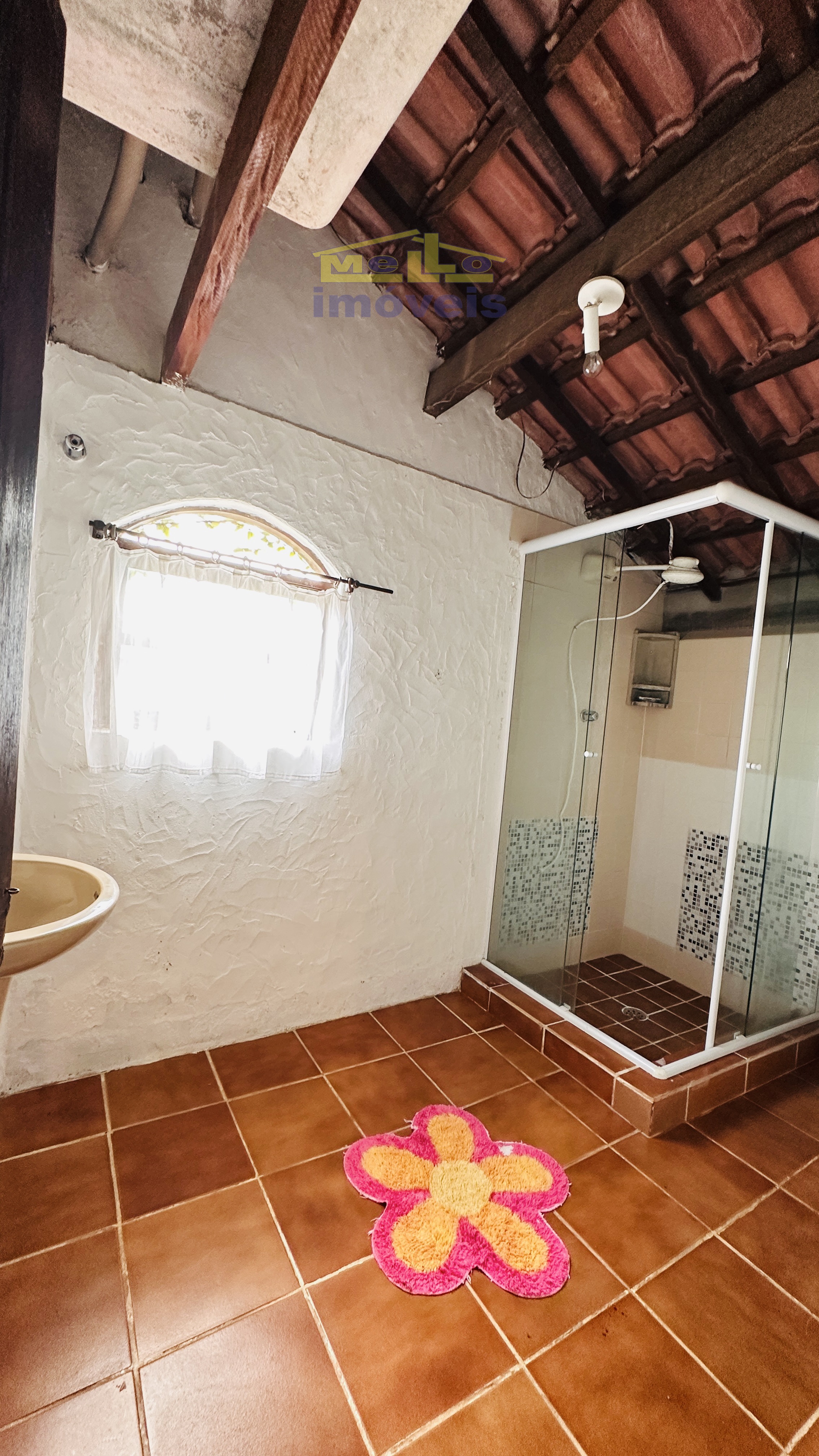 OPORTUNIDADE A 800M DA PRAIA &ndash; CASA R&Uacute;STICA EM TERRENO DE ESQUINA Rua Francisco Scarpa São Sebastião - 