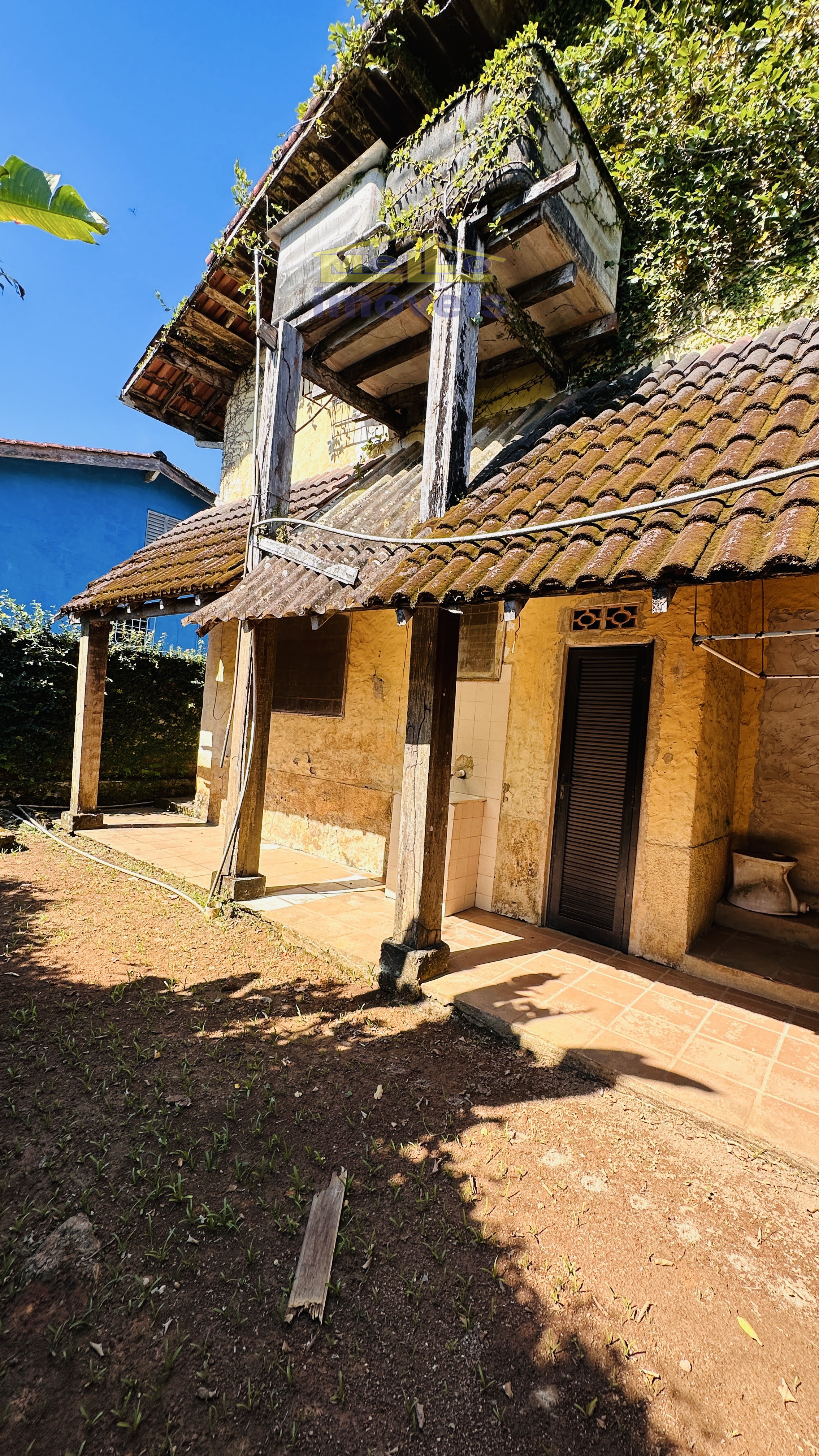 OPORTUNIDADE A 800M DA PRAIA &ndash; CASA R&Uacute;STICA EM TERRENO DE ESQUINA Rua Francisco Scarpa São Sebastião - 