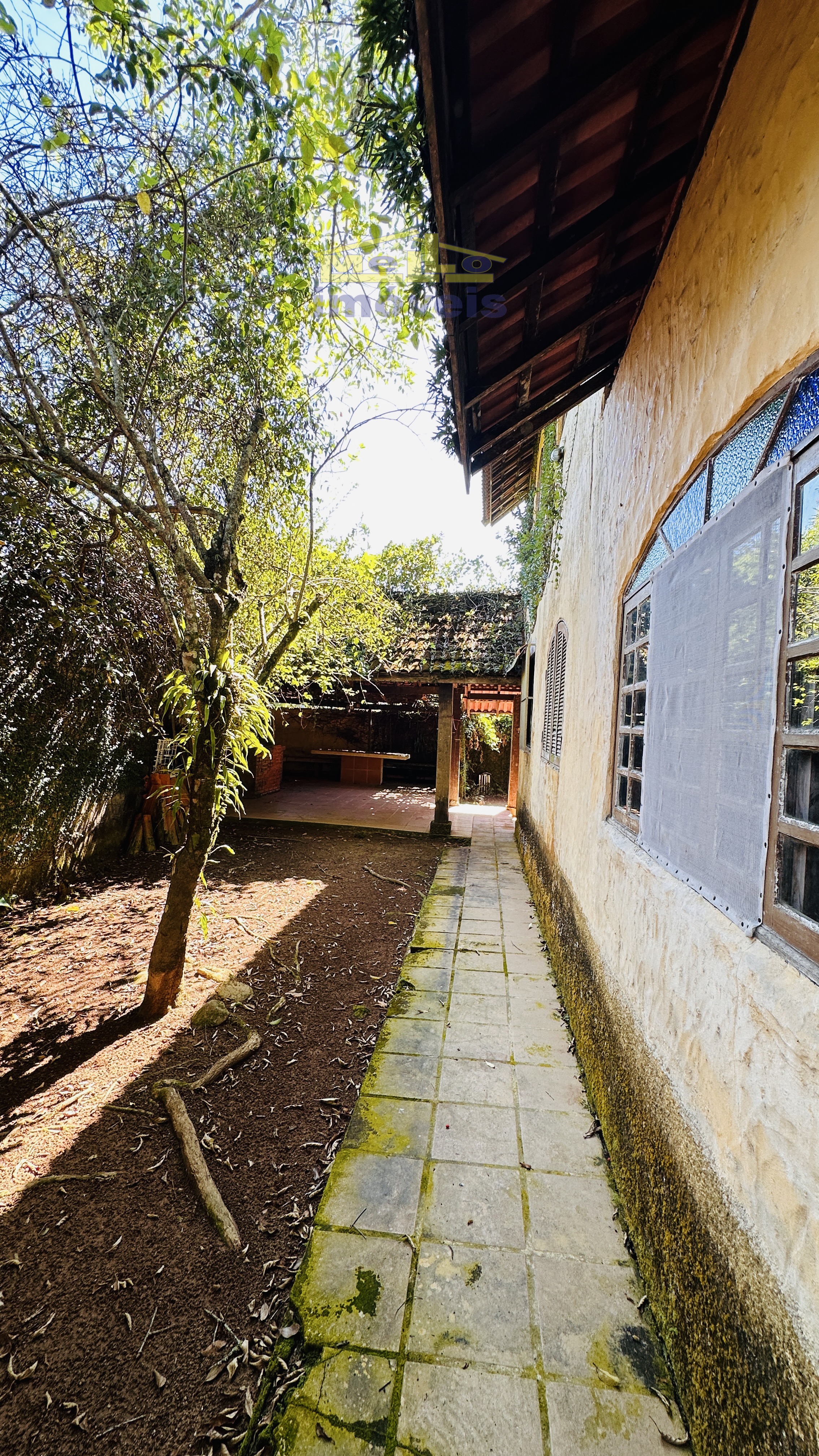 OPORTUNIDADE A 800M DA PRAIA &ndash; CASA R&Uacute;STICA EM TERRENO DE ESQUINA Rua Francisco Scarpa São Sebastião - 