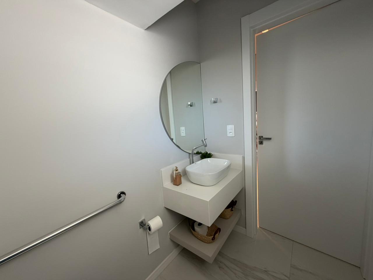 Apartamento novo com 3 su&iacute;tes,  Timb&oacute;, Centro, 2 vagas de garagem!  Timbó - 