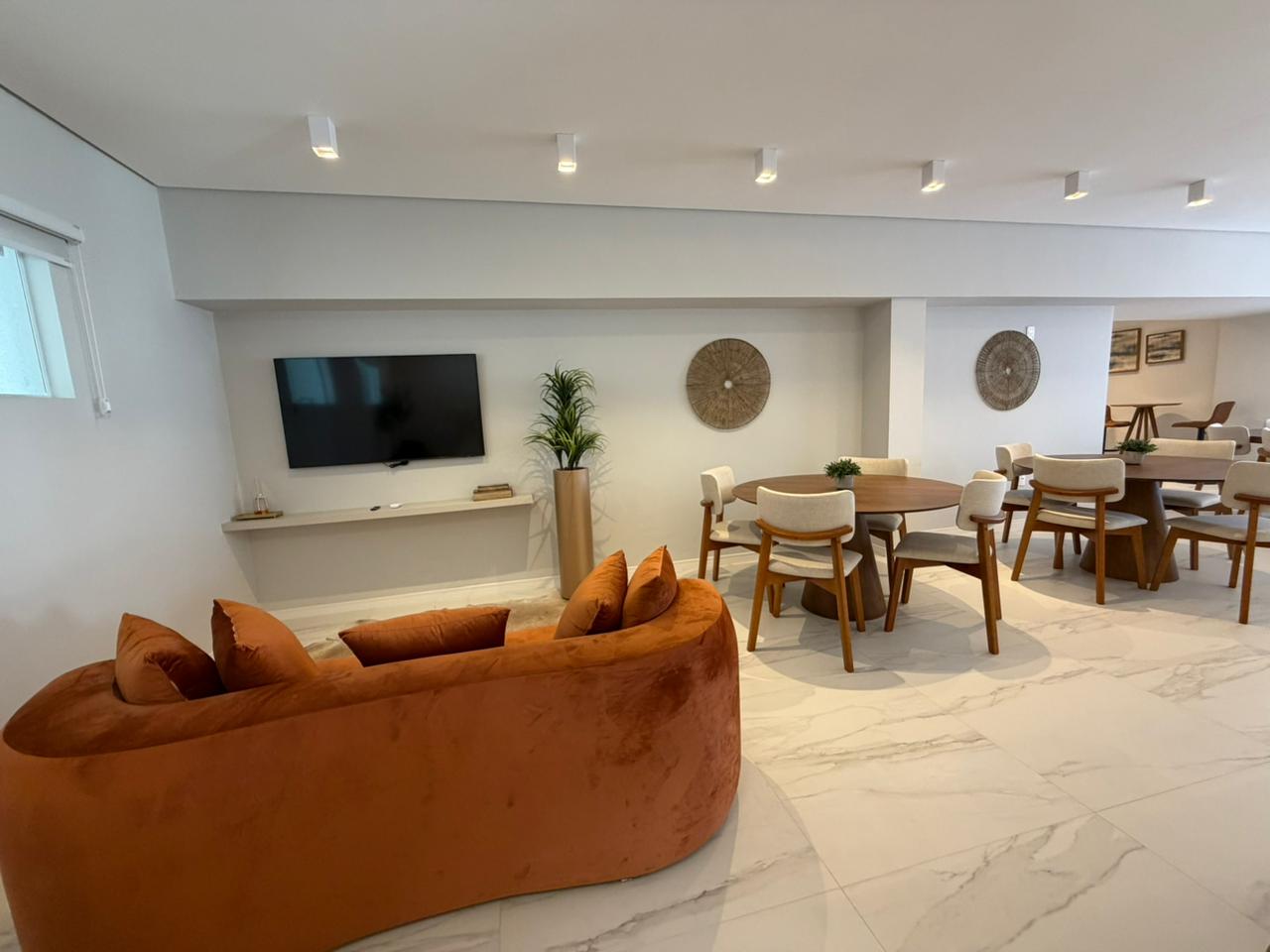 Apartamento novo com 3 su&iacute;tes,  Timb&oacute;, Centro, 2 vagas de garagem!  Timbó - 