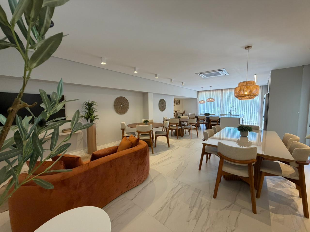 Apartamento novo com 3 su&iacute;tes,  Timb&oacute;, Centro, 2 vagas de garagem!  Timbó - 