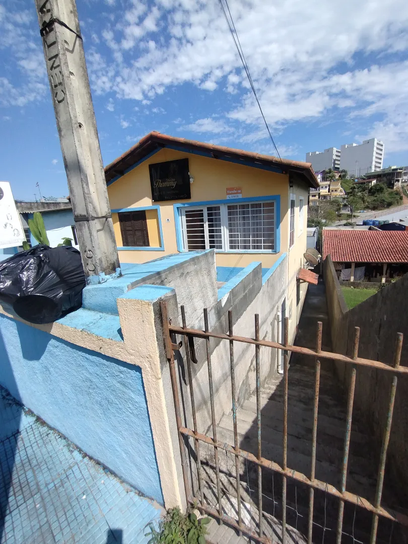 Casa &agrave; venda no centro de Igarat&aacute;  Igaratá - 