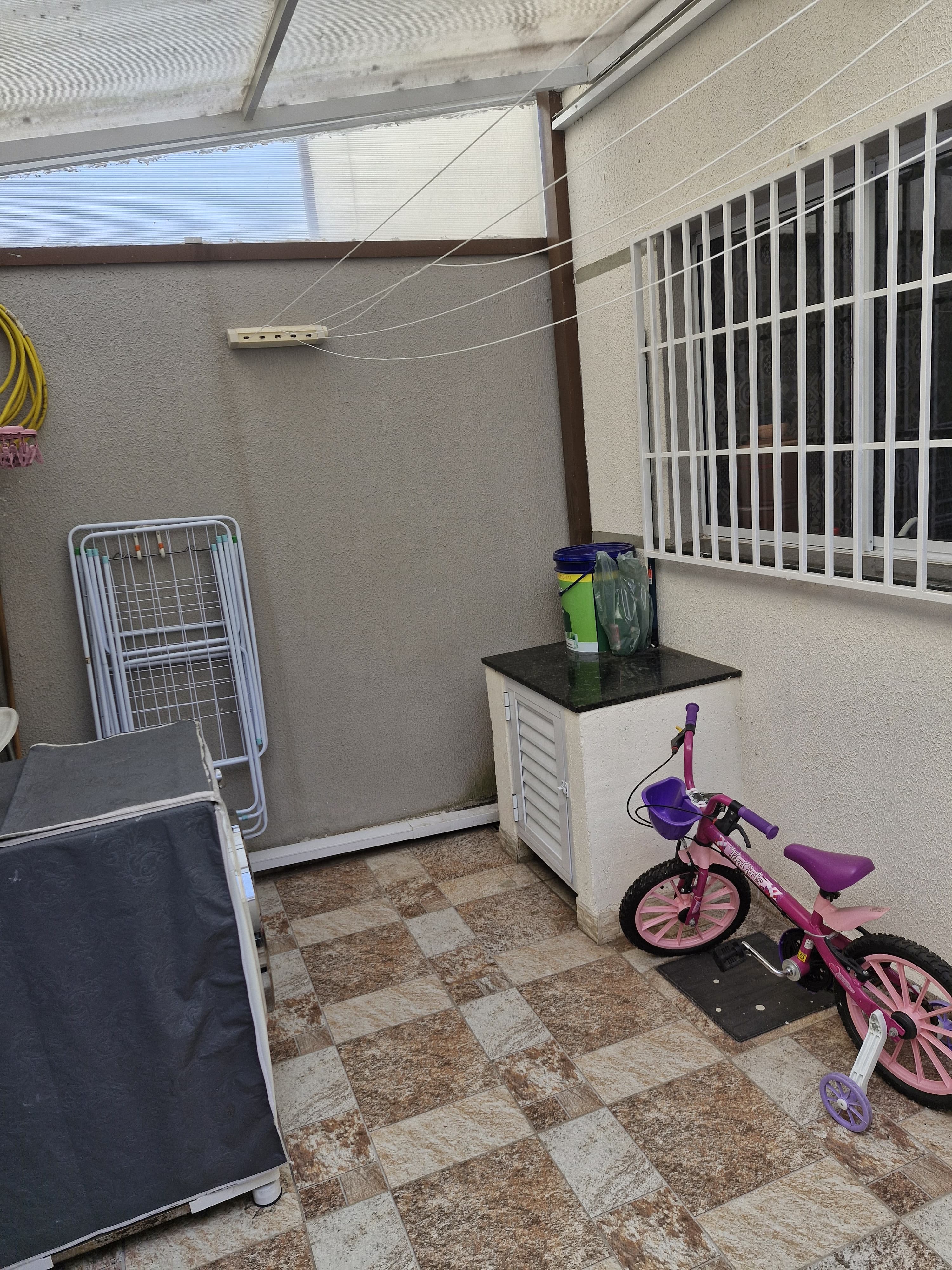 Sobrado 2 dormit&oacute;rios - Jardim santos Dumont2 dormit&oacute;rios os dois s&atilde;o su&iacute;tes Lavabo Lavand  Mogi das Cruzes - 