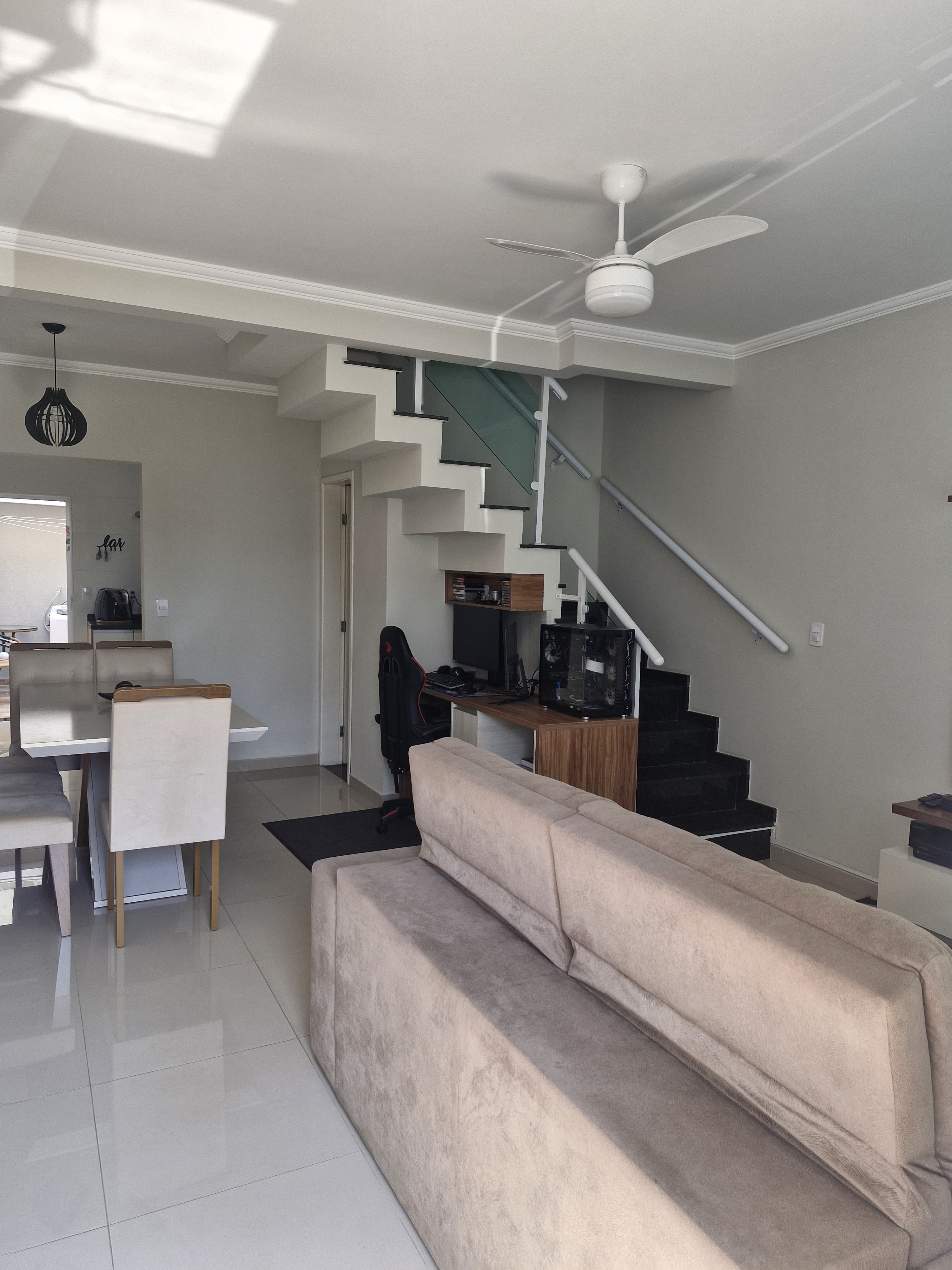 Sobrado 2 dormit&oacute;rios - Jardim santos Dumont2 dormit&oacute;rios os dois s&atilde;o su&iacute;tes Lavabo Lavand  Mogi das Cruzes - 