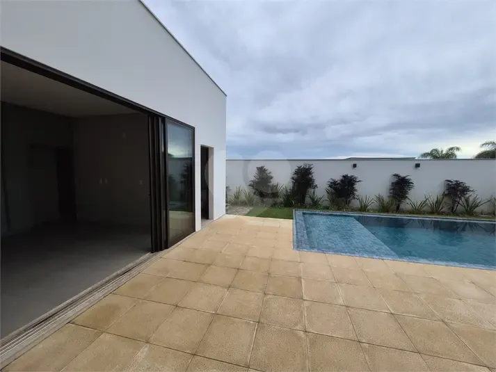 Casa &agrave; venda com 4 su&iacute;tes, no condom&iacute;nio Alphaville Nova Esplanada Iii, Votorantim - SP Rua Buenos Aires - - 