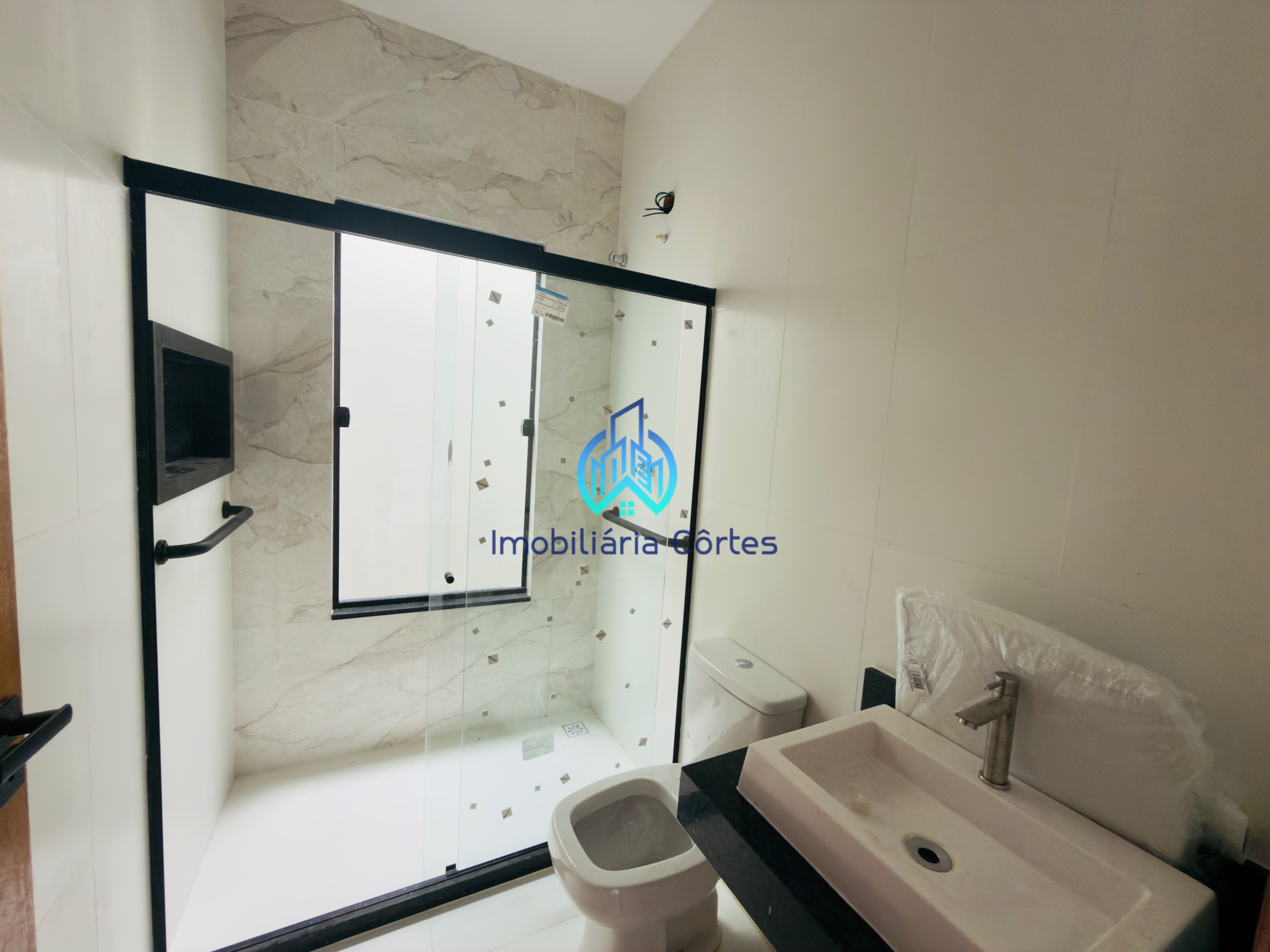 Casa moderna com 2 dormit&oacute;rios no Centro de Guapimirim para loca&ccedil;&atilde;o Rua Nestor Pereira Guapimirim - 