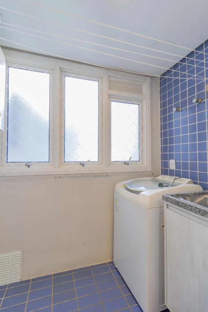 R$ 595.000 - &Oacute;TIMO APARTAMENTO - MOBILIADO - 84M2 - 3 DORM - SU&Iacute;TE - CHURRASQUEIRA - VAGA Rua Afonso Taunay Porto Alegre - 