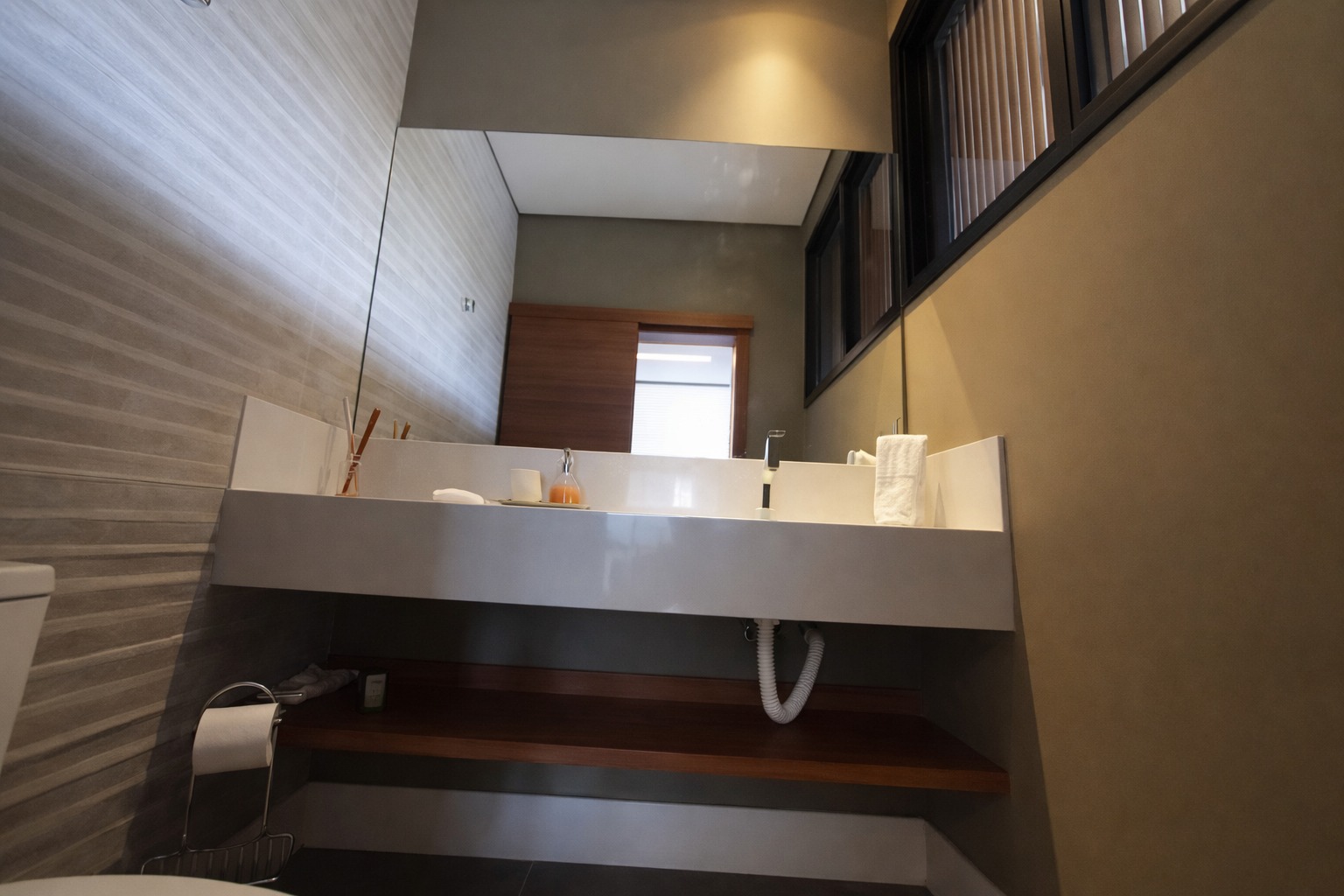 Casa com 3 dormit&oacute;rios,260 m&sup2; - Alphaville Nova Esplanada III - Votorantim - SP Alameda Nova Zelândia Votorantim - 