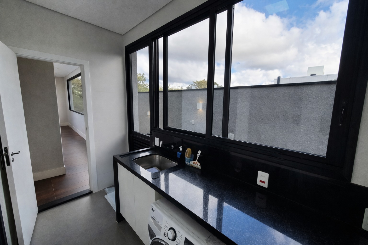 Casa com 3 dormit&oacute;rios,260 m&sup2; - Alphaville Nova Esplanada III - Votorantim - SP Alameda Nova Zelândia Votorantim - 