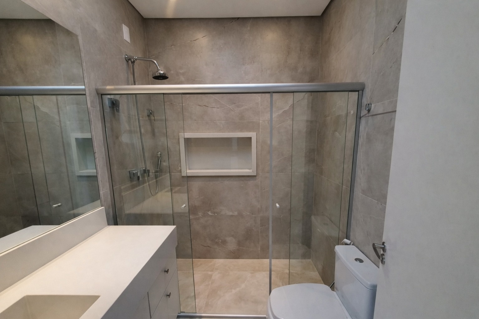 Casa com 3 dormit&oacute;rios,260 m&sup2; - Alphaville Nova Esplanada III - Votorantim - SP Alameda Nova Zelândia Votorantim - 