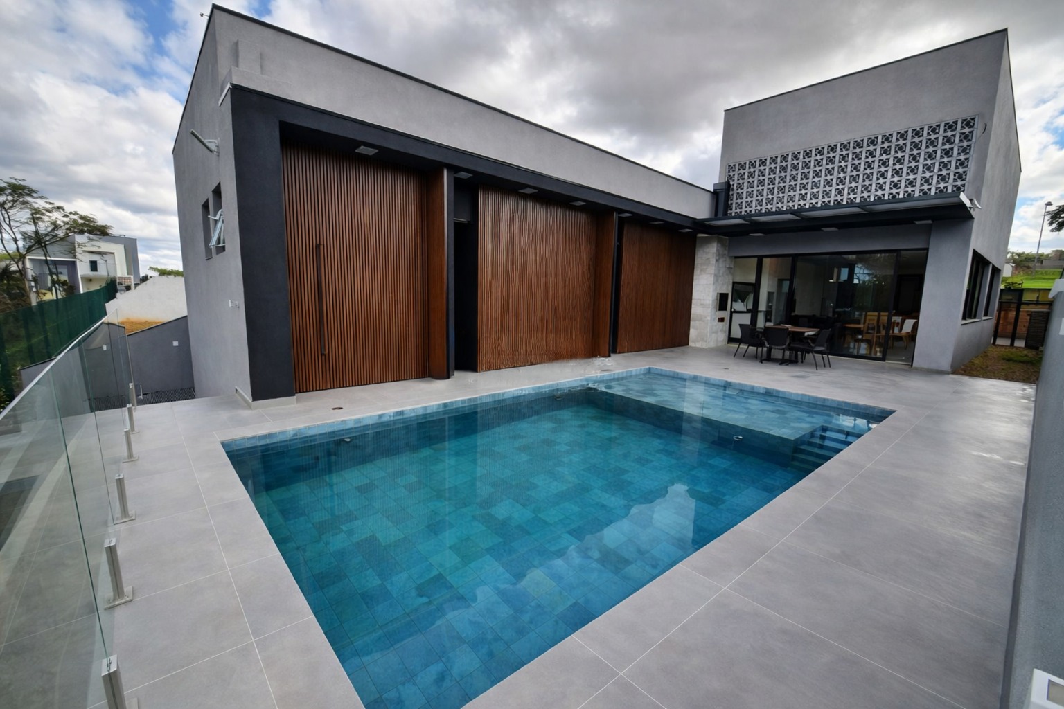 Casa com 3 dormit&oacute;rios,260 m&sup2; - Alphaville Nova Esplanada III - Votorantim - SP Alameda Nova Zelândia Votorantim - 