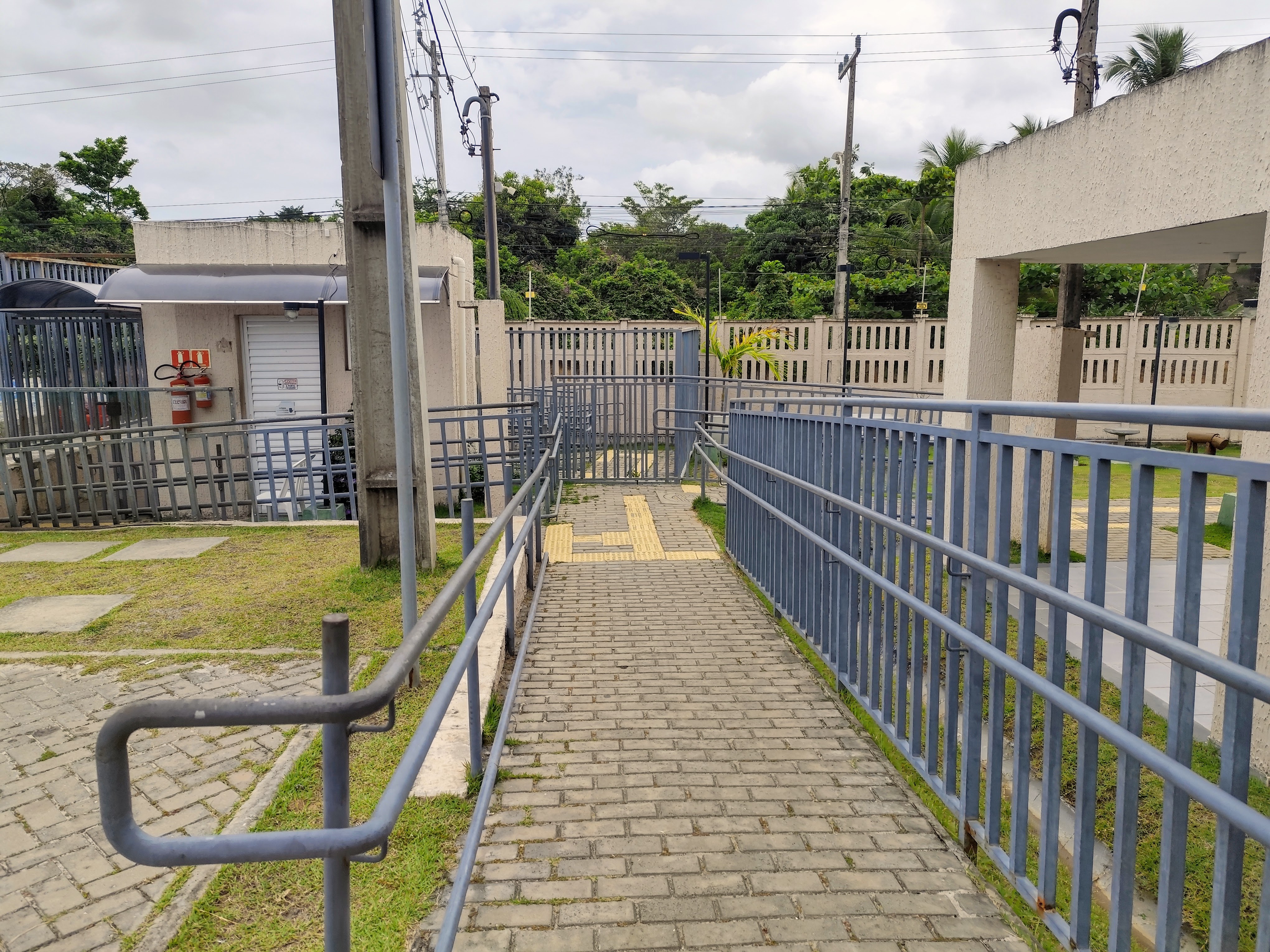 Apartamento &agrave; Venda &ndash; Reserva Premium | Abrantes - Reformado Rua Lagoa Branca Camaçari - 