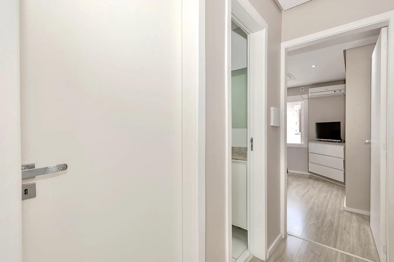 R$ 419.000 - LINDA E ACONCHEGANTE - CASA EM CONDOM&Iacute;NIO - 97M2 - 2 DORM - SU&Iacute;TE - 1 VAGA Rua Dea Coufal Porto Alegre - 