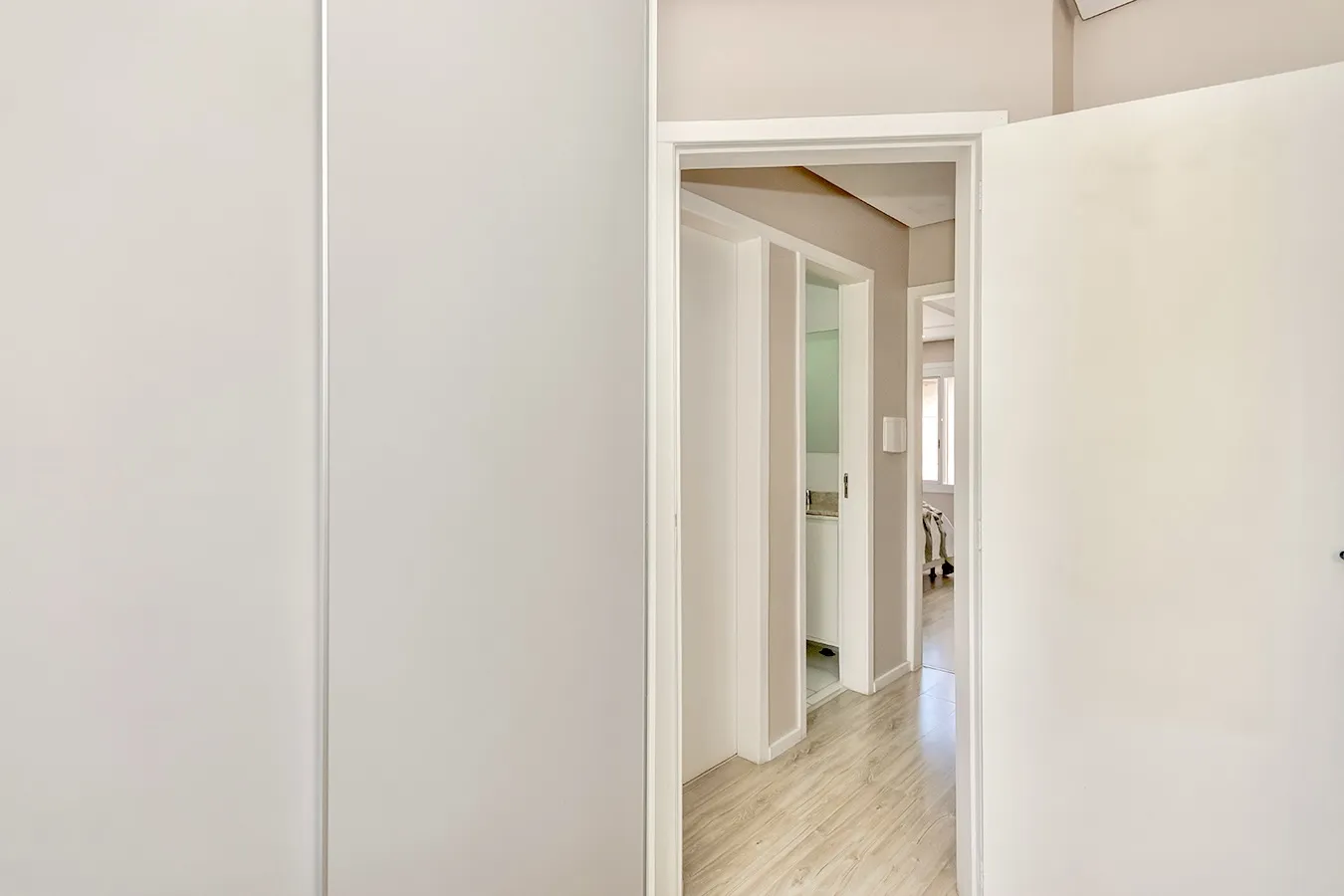 R$ 419.000 - LINDA E ACONCHEGANTE - CASA EM CONDOM&Iacute;NIO - 97M2 - 2 DORM - SU&Iacute;TE - 1 VAGA Rua Dea Coufal Porto Alegre - 