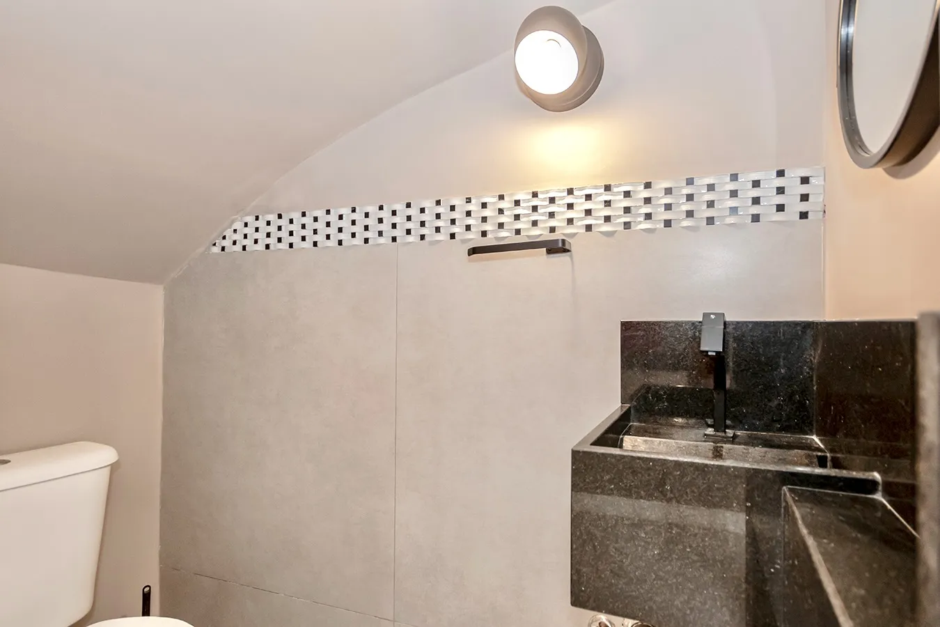 R$ 419.000 - LINDA E ACONCHEGANTE - CASA EM CONDOM&Iacute;NIO - 97M2 - 2 DORM - SU&Iacute;TE - 1 VAGA Rua Dea Coufal Porto Alegre - 