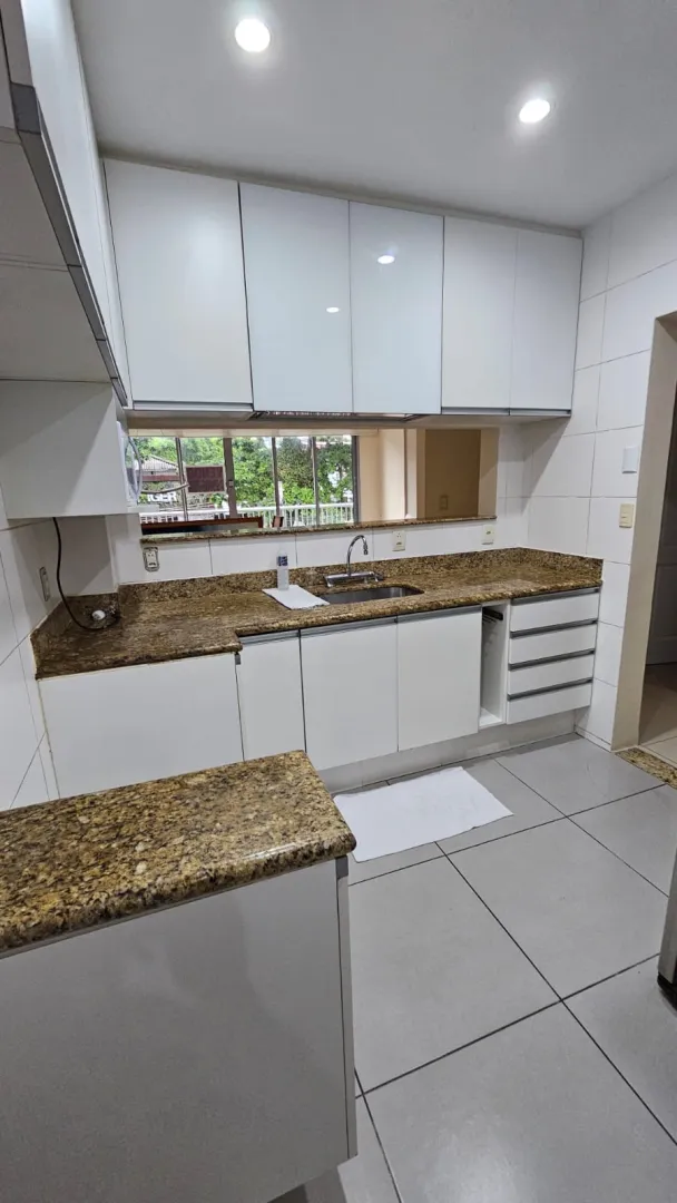 Apartamento 105m&sup2; | 3 Quartos | Av. Oleg&aacute;rio Maciel  - - 