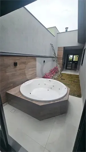 Casa moderna em condom&iacute;nio fechado com lazer completo e alto conforto 🏡✨  - - 