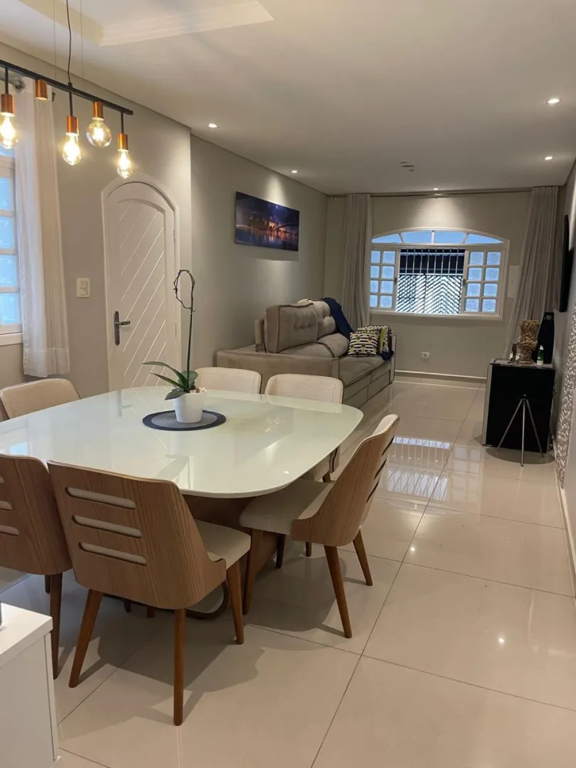 Casa T&eacute;rrea Completa com Piscina Aquecida e Espa&ccedil;o Gourmet / Padr&atilde;o  Diferenciado Rua Petrobrás São Paulo - 