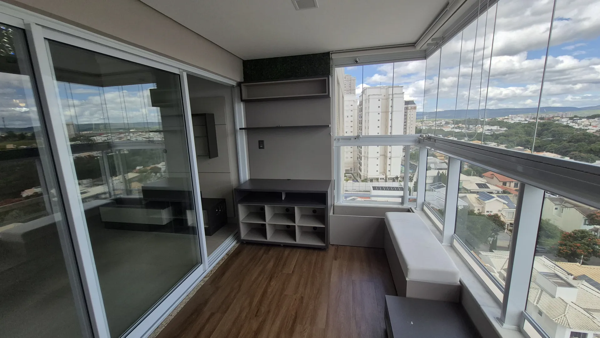 APTO. CAMPOLIM &ndash;  (3 dormit&oacute;rios1 su&iacute;te com closet) | Varanda Gourmet Rua Antônio Perez Hernandez - - 