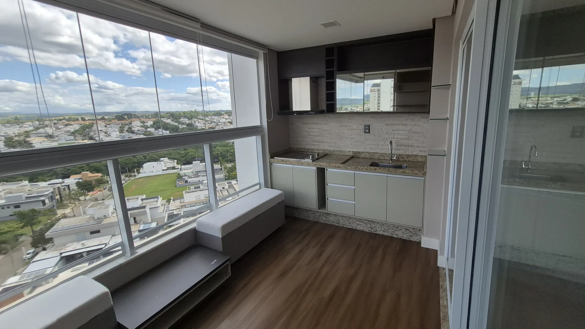 APTO. CAMPOLIM &ndash;  (3 dormit&oacute;rios1 su&iacute;te com closet) | Varanda Gourmet Rua Antônio Perez Hernandez - - 