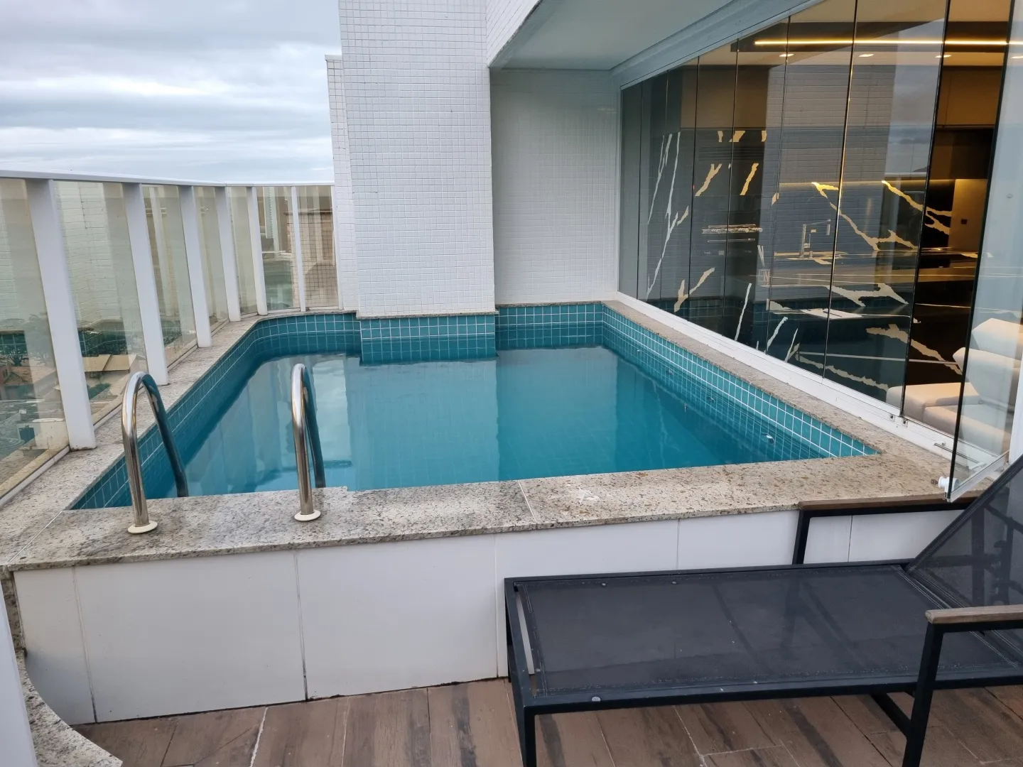 Exclusividade e Alto Padrão: Cobertura Duplex Atmos Beach em Cabeçudas — foto 12