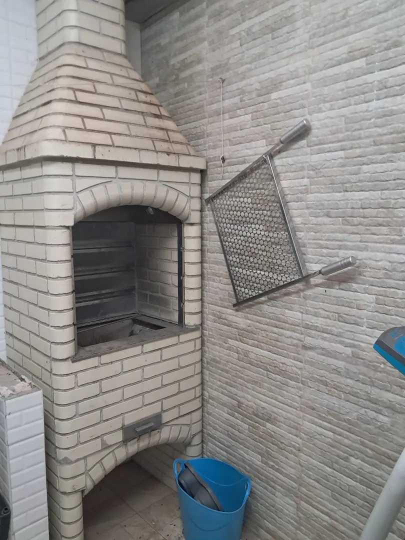 CASA NO CONDOM&Iacute;NIO BARCELONA FRANCO DA ROCHA  - - 