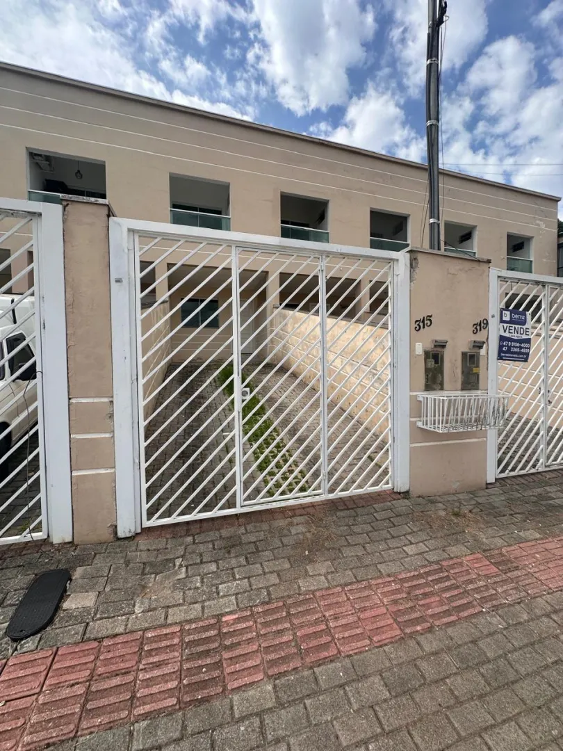 Sobrado Moderno  no Tabuleiro: Conforto e Localização Privilegiada em Camboriú